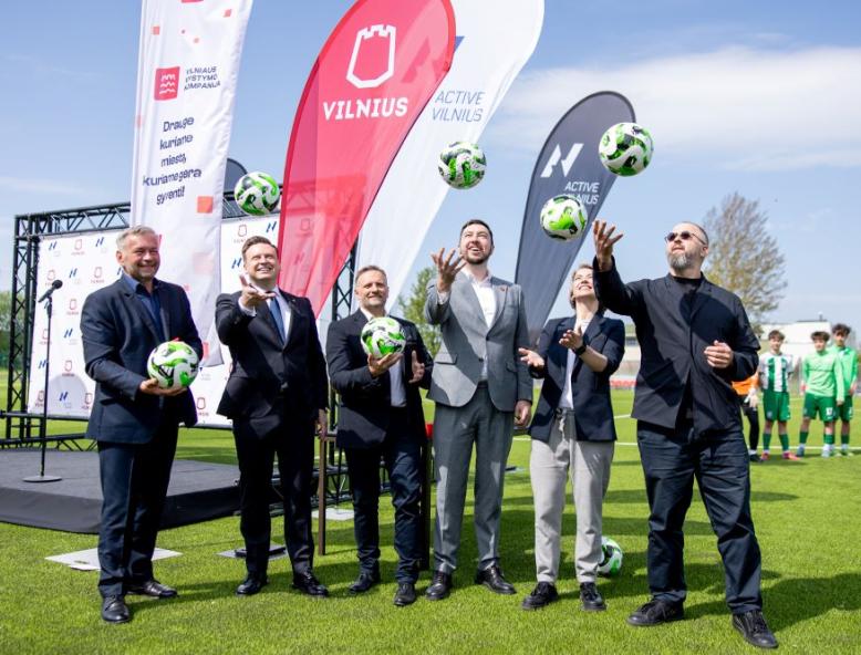 Vilniuje atidarytas sporto kompleksas su FIFA sertifikuota futbolo aikštės danga