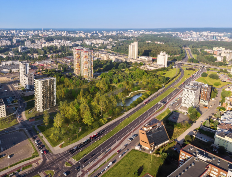 Vietoj pelkynės – naujas skveras Viršuliškėse